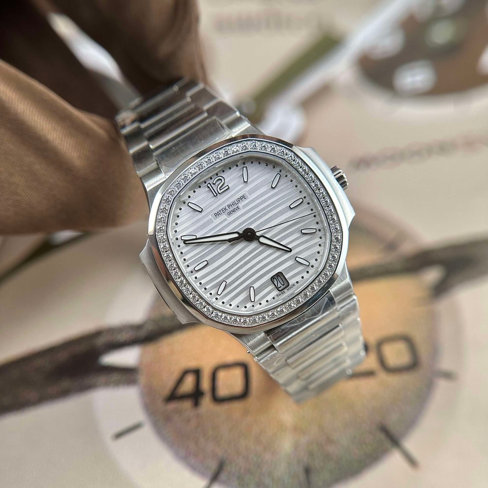 Patek Philippe Replica 11 Watch Nautilus 7118 White With Diamond Bezel Factory 3K 35.2mm - Image 3